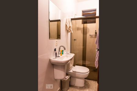 Casa à venda com 850m², 6 quartos e 5 vagas Casa à venda com 850m², 6 quartos e 5 vagasBanheiro 2