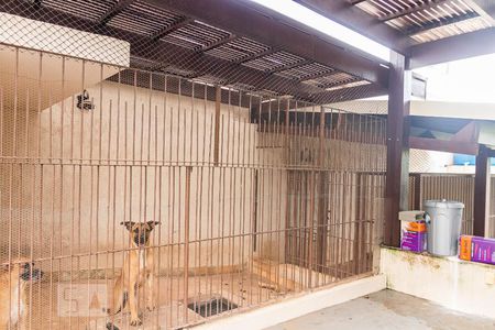 Casa à venda com 850m², 6 quartos e 5 vagas Casa à venda com 850m², 6 quartos e 5 vagasCanil