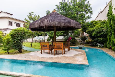 Casa à venda com 850m², 6 quartos e 5 vagas Casa à venda com 850m², 6 quartos e 5 vagasÁrea Externa