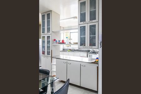 Casa à venda com 850m², 6 quartos e 5 vagas Casa à venda com 850m², 6 quartos e 5 vagasCozinha