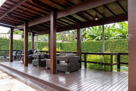 Casa à venda com 850m², 6 quartos e 5 vagas Casa à venda com 850m², 6 quartos e 5 vagasVaranda