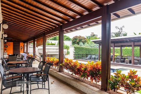 Casa à venda com 850m², 6 quartos e 5 vagas Casa à venda com 850m², 6 quartos e 5 vagasVaranda