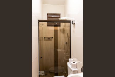 Casa à venda com 850m², 6 quartos e 5 vagas Casa à venda com 850m², 6 quartos e 5 vagasBanheiro