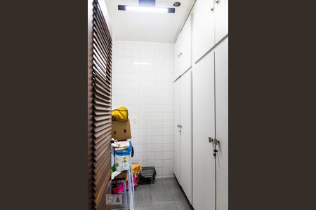 Casa à venda com 850m², 6 quartos e 5 vagas Casa à venda com 850m², 6 quartos e 5 vagasDespensa