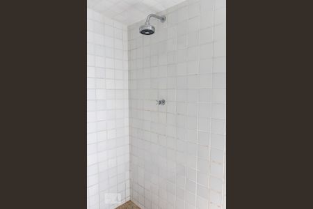 Casa à venda com 850m², 6 quartos e 5 vagas Casa à venda com 850m², 6 quartos e 5 vagasDucha