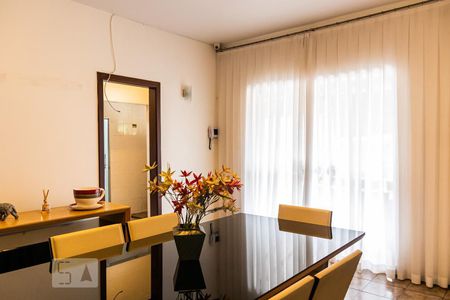 Casa à venda com 850m², 6 quartos e 5 vagas Casa à venda com 850m², 6 quartos e 5 vagasCopa/Sala de Jantar