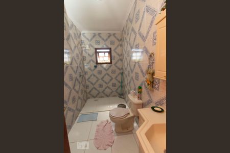 Casa à venda com 300m², 4 quartos e 2 vagas Casa à venda com 300m², 4 quartos e 2 vagasBanheiro 1