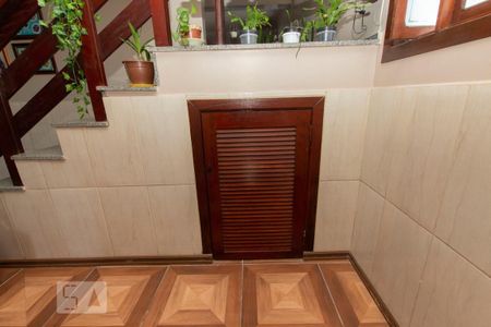 Casa à venda com 300m², 4 quartos e 2 vagas Casa à venda com 300m², 4 quartos e 2 vagasDepósito