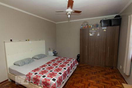 Casa à venda com 300m², 4 quartos e 2 vagas Casa à venda com 300m², 4 quartos e 2 vagasQuarto 4