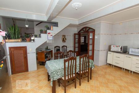 Casa à venda com 300m², 4 quartos e 2 vagas Casa à venda com 300m², 4 quartos e 2 vagasCozinha