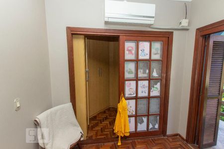 Casa à venda com 300m², 4 quartos e 2 vagas Casa à venda com 300m², 4 quartos e 2 vagasCloset da suíte