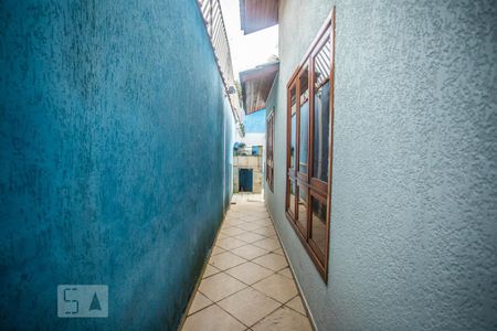 Casa à venda com 310m², 4 quartos e 4 vagasCorredor externo