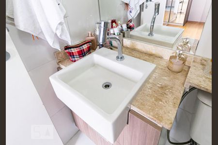 Apartamento à venda com 80m², 3 quartos e 2 vagas Apartamento à venda com 80m², 3 quartos e 2 vagasBanheiro da Suíte