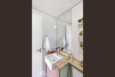 Apartamento à venda com 80m², 3 quartos e 2 vagas Apartamento à venda com 80m², 3 quartos e 2 vagasBanheiro da Suíte