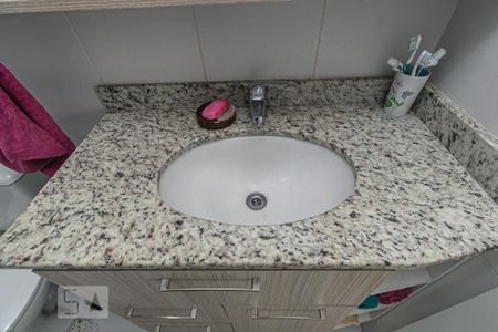 Apartamento à venda com 73m², 3 quartos e 1 vaga Apartamento à venda com 73m², 3 quartos e 1 vagaBanheiro Social