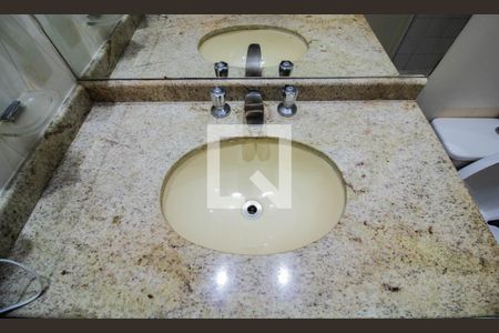 Apartamento à venda com 47m², 1 quarto e 1 vaga Apartamento à venda com 47m², 1 quarto e 1 vagaDetalhe banheiro