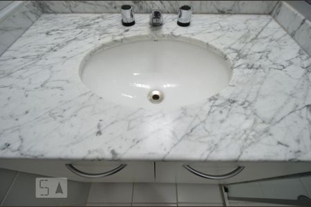 Apartamento à venda com 93m², 3 quartos e 2 vagasBanheiro Social