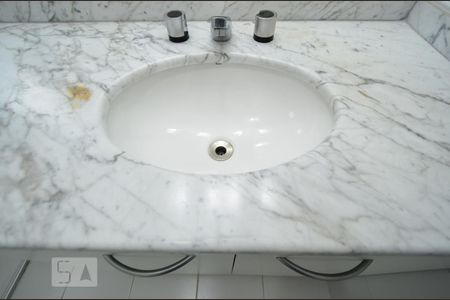 Apartamento à venda com 93m², 3 quartos e 2 vagasBanheiro da Suíte