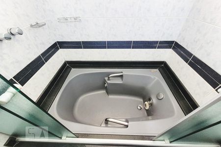Apartamento à venda com 268m², 4 quartos e 4 vagas Apartamento à venda com 268m², 4 quartos e 4 vagasBanheiro da Suíte 3