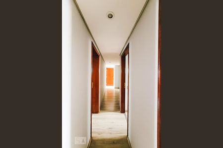 Apartamento à venda com 268m², 4 quartos e 4 vagas Apartamento à venda com 268m², 4 quartos e 4 vagasCorredor