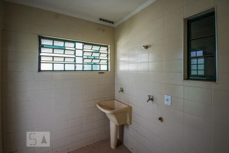 Casa à venda com 350m², 3 quartos e 5 vagas Casa à venda com 350m², 3 quartos e 5 vagasÁrea de Serviço