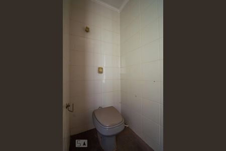 Casa à venda com 350m², 3 quartos e 5 vagas Casa à venda com 350m², 3 quartos e 5 vagasLavabo