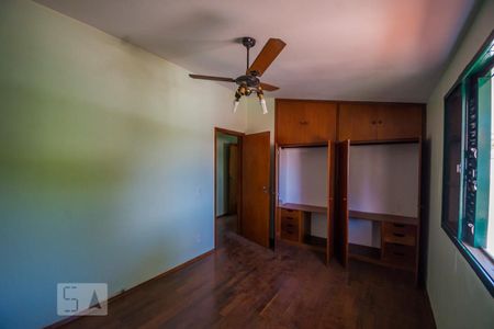 Casa à venda com 350m², 3 quartos e 5 vagas Casa à venda com 350m², 3 quartos e 5 vagasQuarto 1