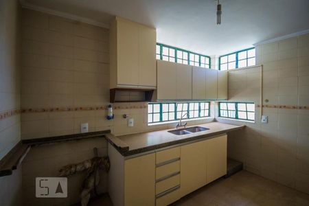 Casa à venda com 350m², 3 quartos e 5 vagas Casa à venda com 350m², 3 quartos e 5 vagasCozinha