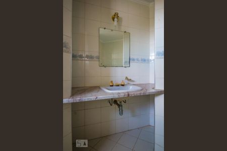 Casa à venda com 350m², 3 quartos e 5 vagas Casa à venda com 350m², 3 quartos e 5 vagasBanheiro da Suíte