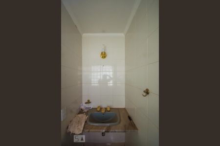 Casa à venda com 350m², 3 quartos e 5 vagas Casa à venda com 350m², 3 quartos e 5 vagasLavabo