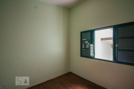 Casa à venda com 350m², 3 quartos e 5 vagas Casa à venda com 350m², 3 quartos e 5 vagasQuarto 2