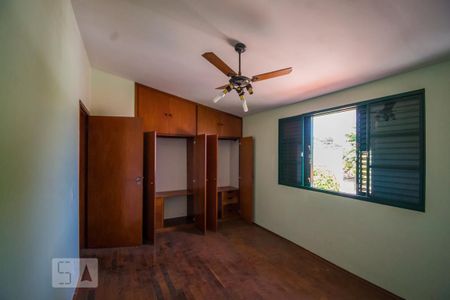 Casa à venda com 350m², 3 quartos e 5 vagas Casa à venda com 350m², 3 quartos e 5 vagasQuarto 1