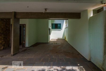 Casa à venda com 350m², 3 quartos e 5 vagas Casa à venda com 350m², 3 quartos e 5 vagasGaragem