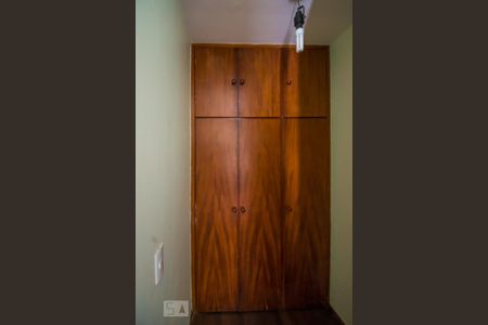 Casa à venda com 350m², 3 quartos e 5 vagas Casa à venda com 350m², 3 quartos e 5 vagasQuarto 2