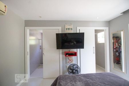 Casa de condomínio à venda com 420m², 5 quartos e 3 vagas Casa de condomínio à venda com 420m², 5 quartos e 3 vagasSuíte 3