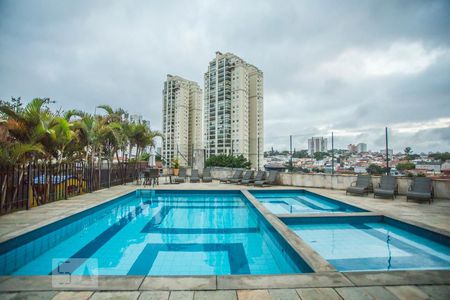 Apartamento à venda com 75m², 3 quartos e 2 vagas Apartamento à venda com 75m², 3 quartos e 2 vagasÁrea comum - Piscina