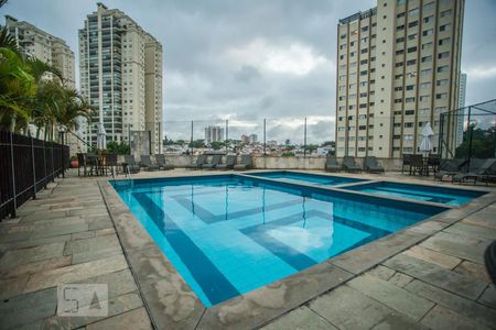 Apartamento à venda com 75m², 3 quartos e 2 vagas Apartamento à venda com 75m², 3 quartos e 2 vagasÁrea comum - Piscina