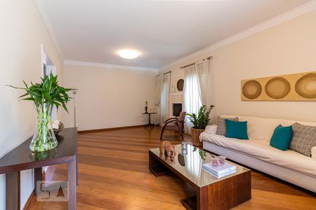 Sala de Estar de casa de condomínio para alugar com 4 quartos, 300m² em Jardim Santa Helena, São Paulo