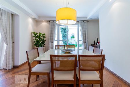 Sala de Jantar de casa de condomínio para alugar com 4 quartos, 300m² em Jardim Santa Helena, São Paulo