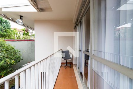 Casa à venda com 348m², 4 quartos e 3 vagasVaranda da Suíte