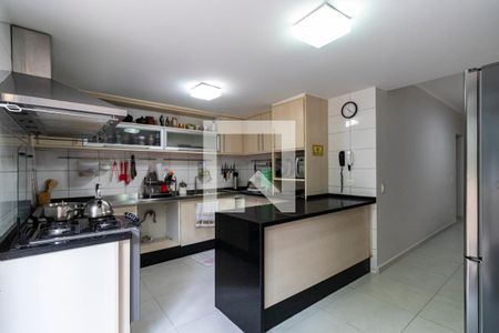 Casa à venda com 348m², 4 quartos e 3 vagasCozinha