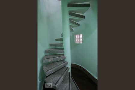 Apartamento à venda com 230m², 3 quartos e 3 vagas Apartamento à venda com 230m², 3 quartos e 3 vagasEscada 2 andar