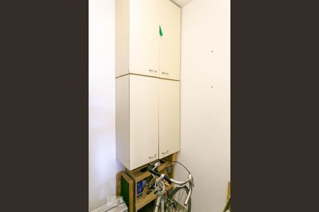 Apartamento à venda com 110m², 4 quartos e 2 vagas Apartamento à venda com 110m², 4 quartos e 2 vagasQuarto de Serviço