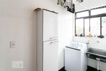 Apartamento à venda com 110m², 4 quartos e 2 vagas Apartamento à venda com 110m², 4 quartos e 2 vagasÁrea de Serviço