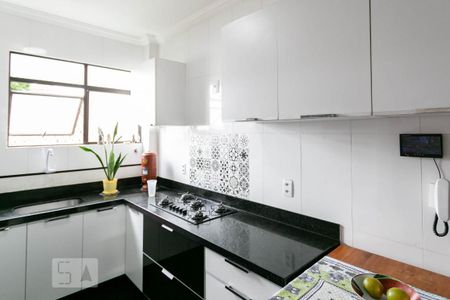 Apartamento à venda com 110m², 4 quartos e 2 vagas Apartamento à venda com 110m², 4 quartos e 2 vagasCozinha