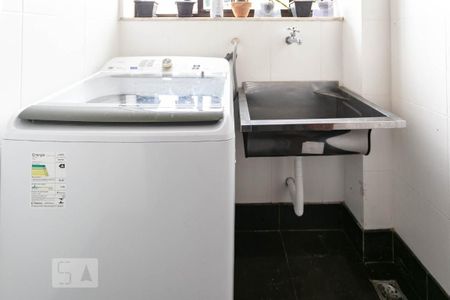 Apartamento à venda com 110m², 4 quartos e 2 vagas Apartamento à venda com 110m², 4 quartos e 2 vagasÁrea de Serviço