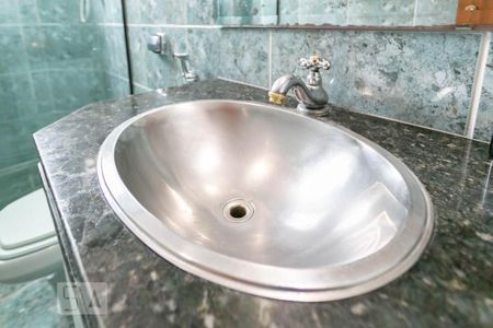 Apartamento à venda com 110m², 4 quartos e 2 vagas Apartamento à venda com 110m², 4 quartos e 2 vagasBanheiro Social