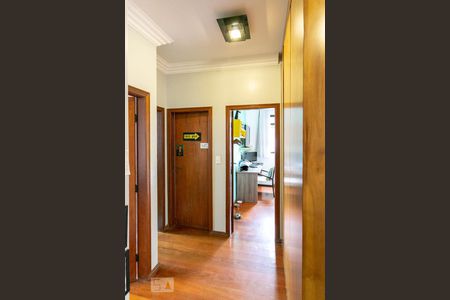 Apartamento à venda com 110m², 4 quartos e 2 vagas Apartamento à venda com 110m², 4 quartos e 2 vagasCorredor