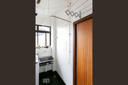 Apartamento à venda com 110m², 4 quartos e 2 vagas Apartamento à venda com 110m², 4 quartos e 2 vagasÁrea de Serviço