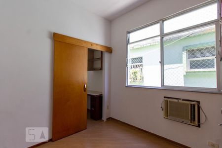 Quarto 2 de apartamento para alugar com 2 quartos, 70m² em Botafogo, Rio de Janeiro